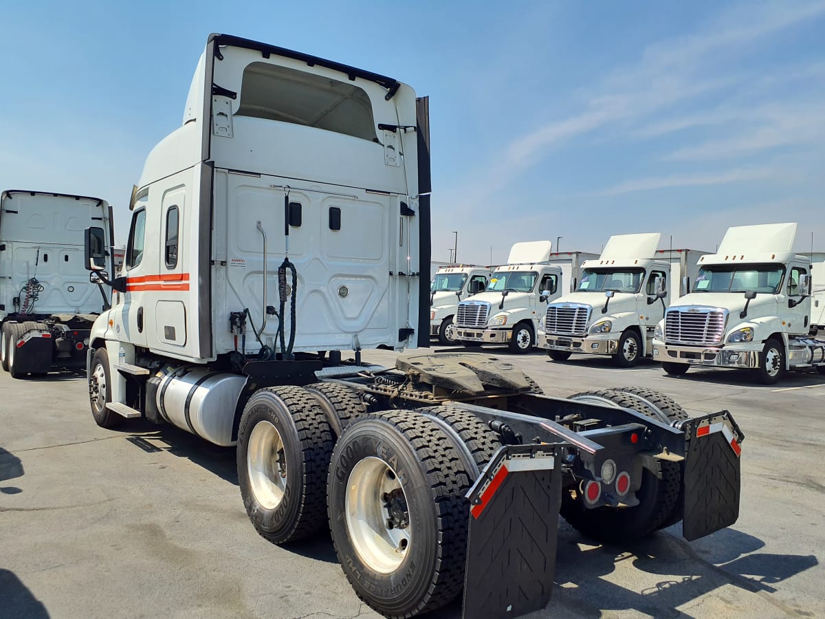 2017 Freightliner/Mercedes CASCADIA 125 675418