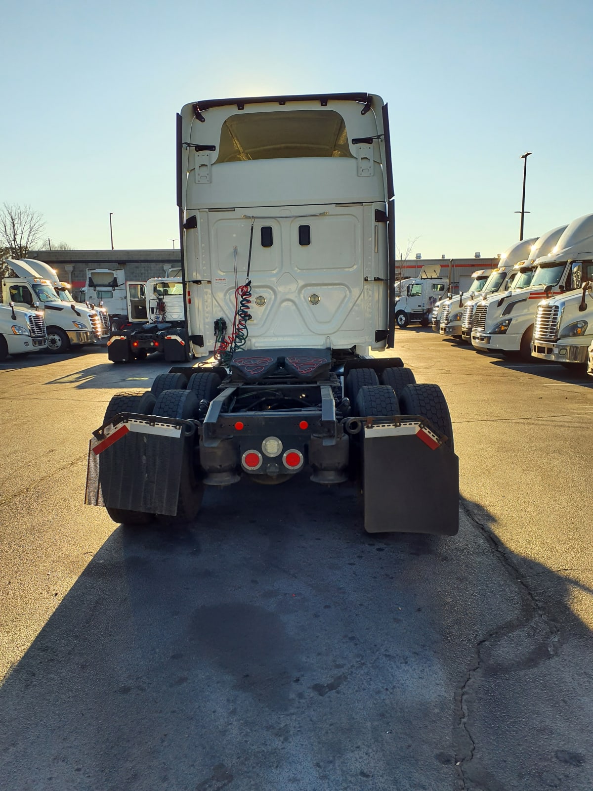 2017 Freightliner/Mercedes CASCADIA 125 675419