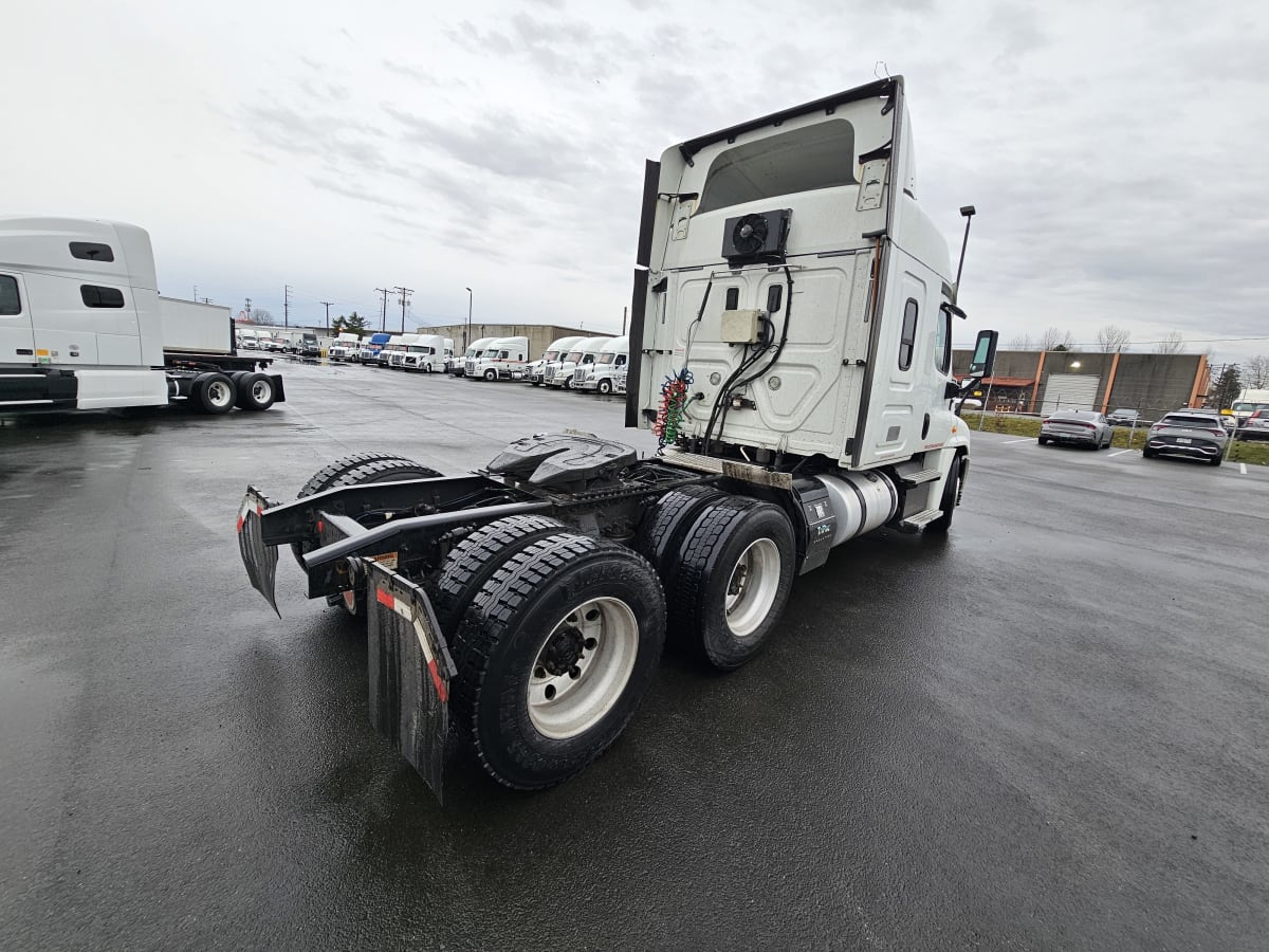 2017 Freightliner/Mercedes CASCADIA 125 675430