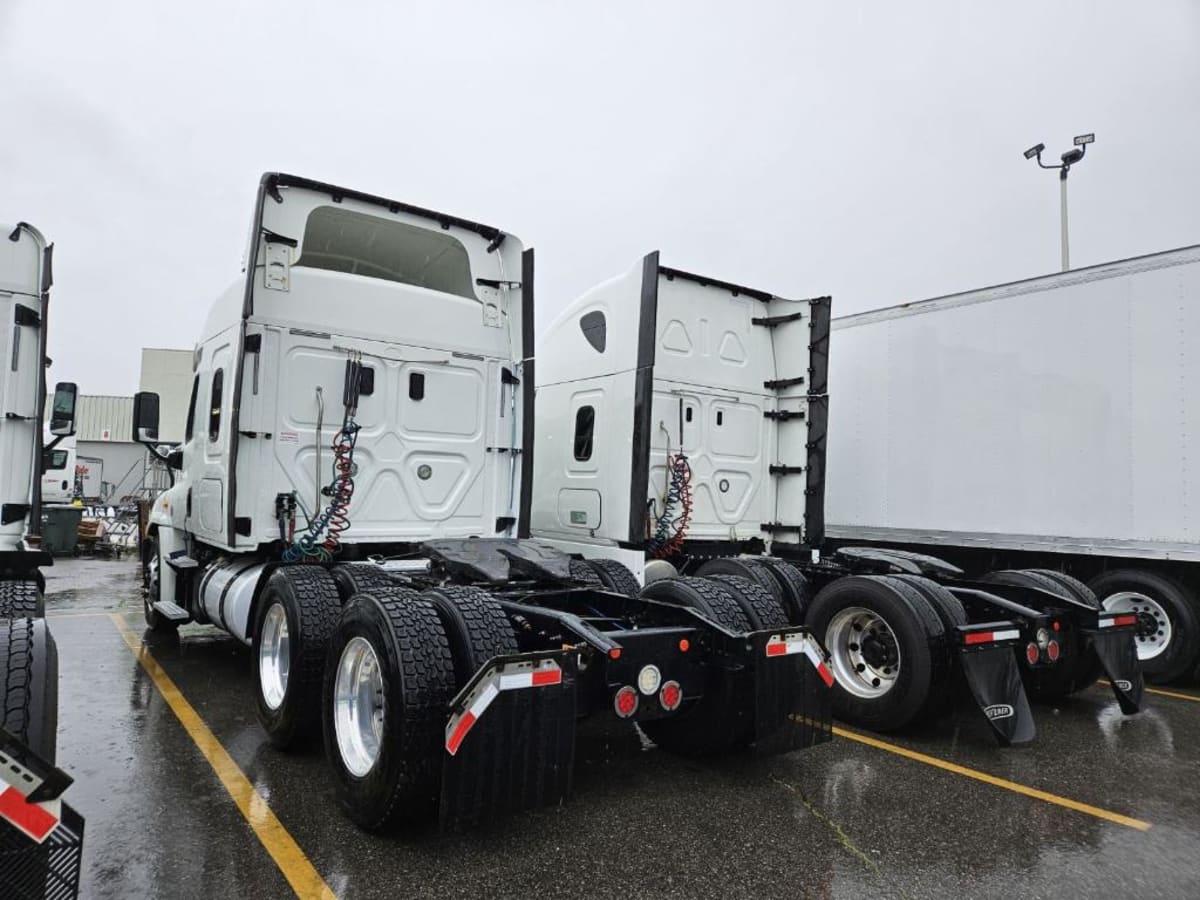 2017 Freightliner/Mercedes CASCADIA 125 675445