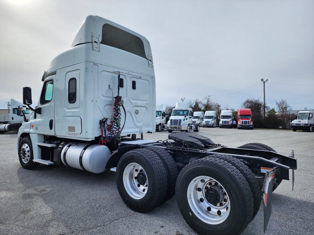 2017 Freightliner/Mercedes CASCADIA 125 675524