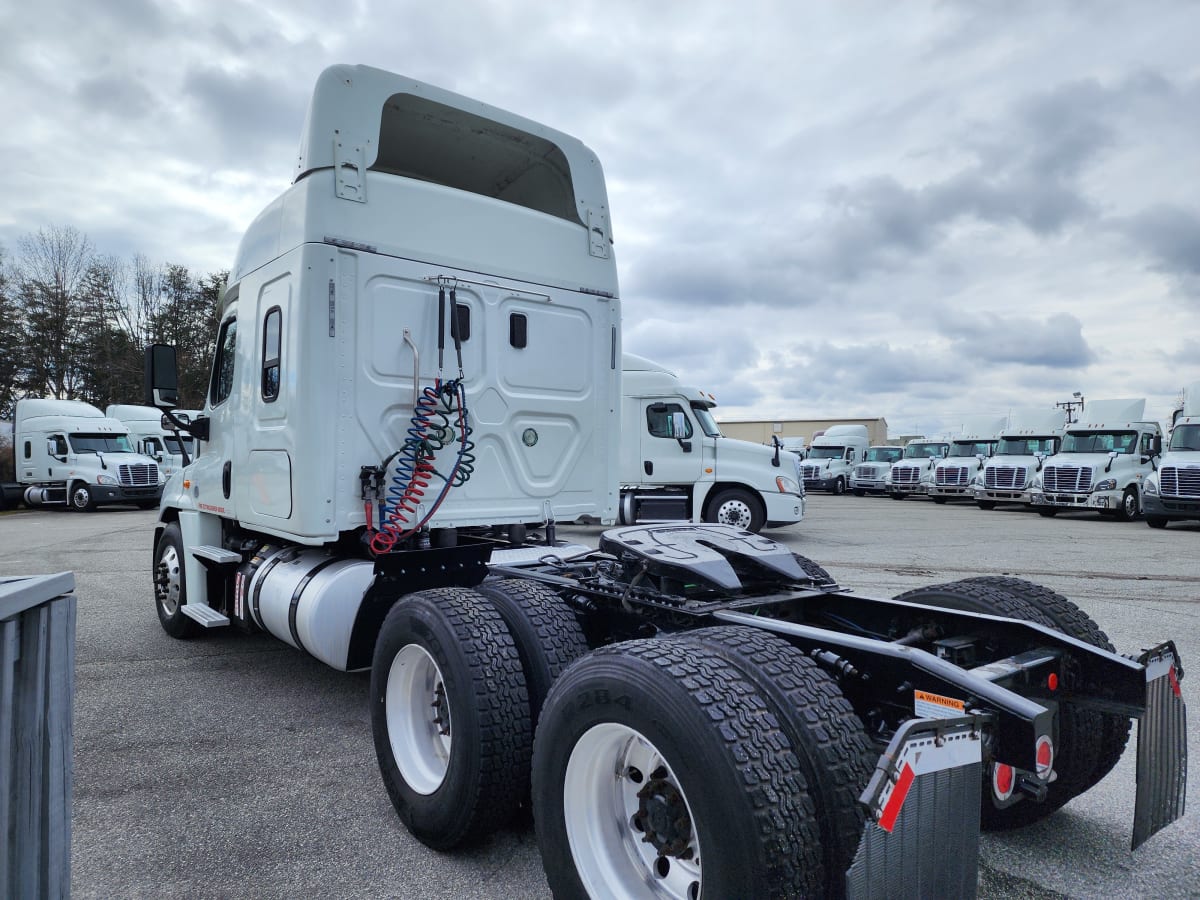 2017 Freightliner/Mercedes CASCADIA 125 675526