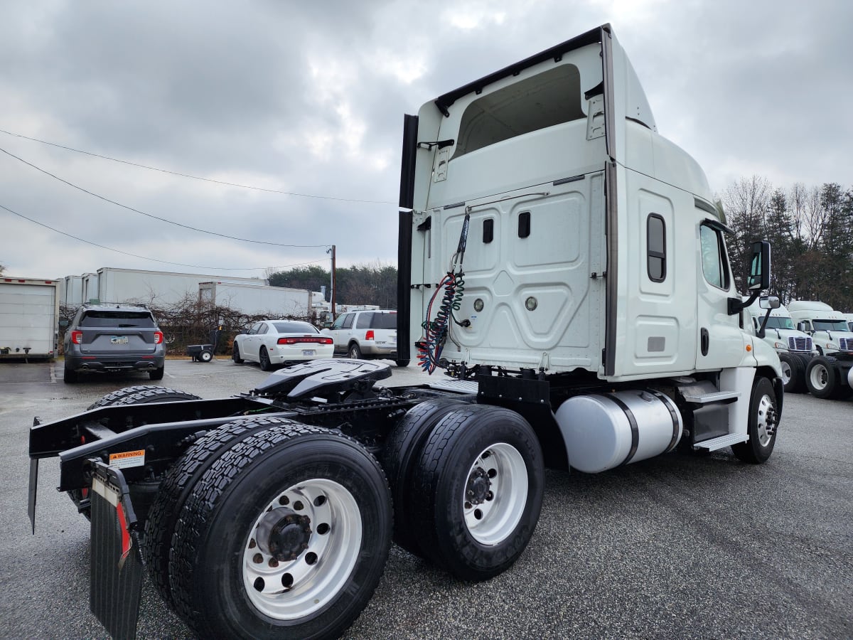 2017 Freightliner/Mercedes CASCADIA 125 675530