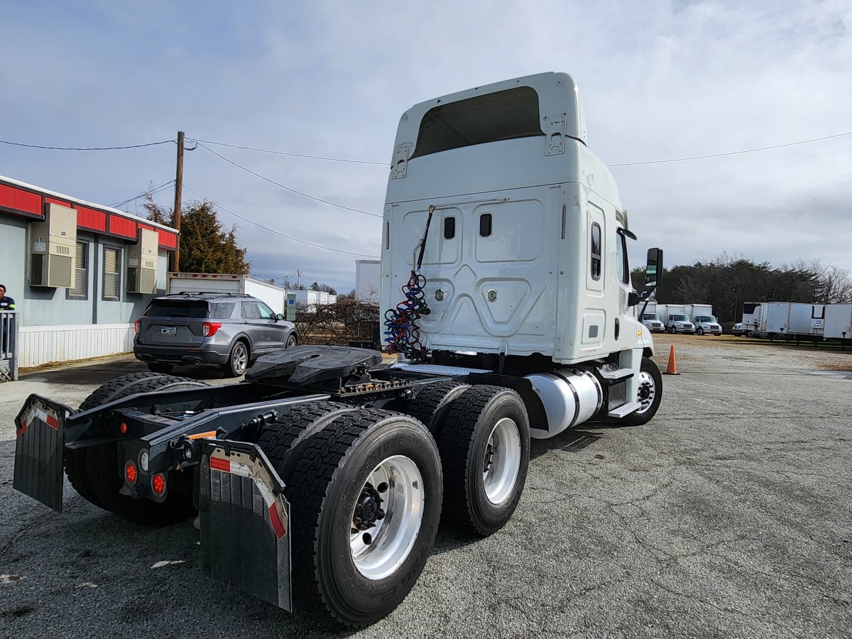 2017 Freightliner/Mercedes CASCADIA 125 675537