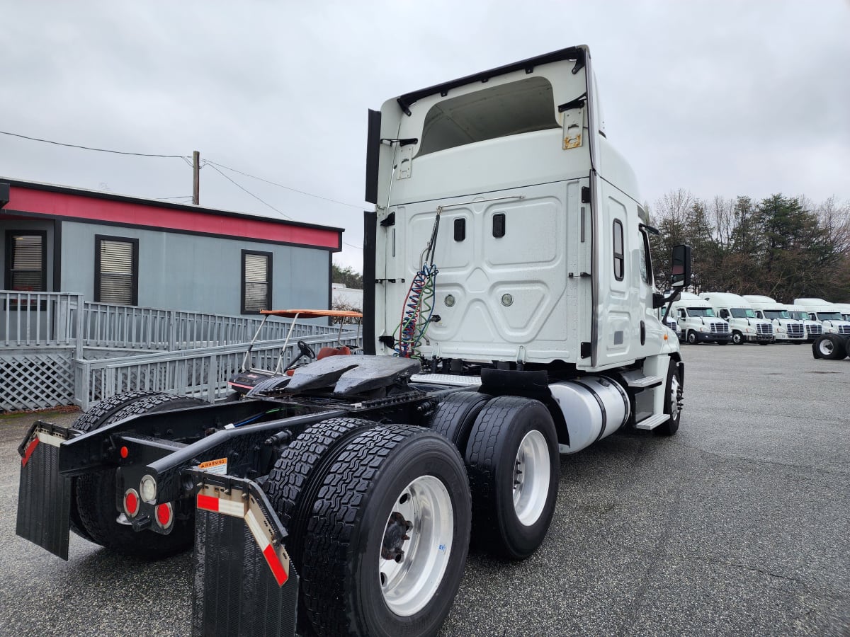 2017 Freightliner/Mercedes CASCADIA 125 675545