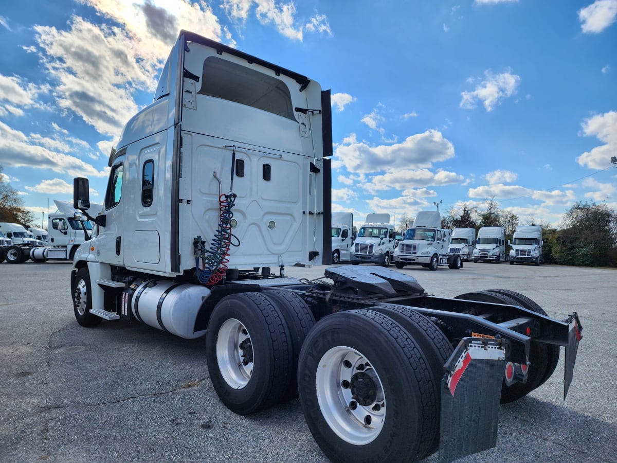 2017 Freightliner/Mercedes CASCADIA 125 675548