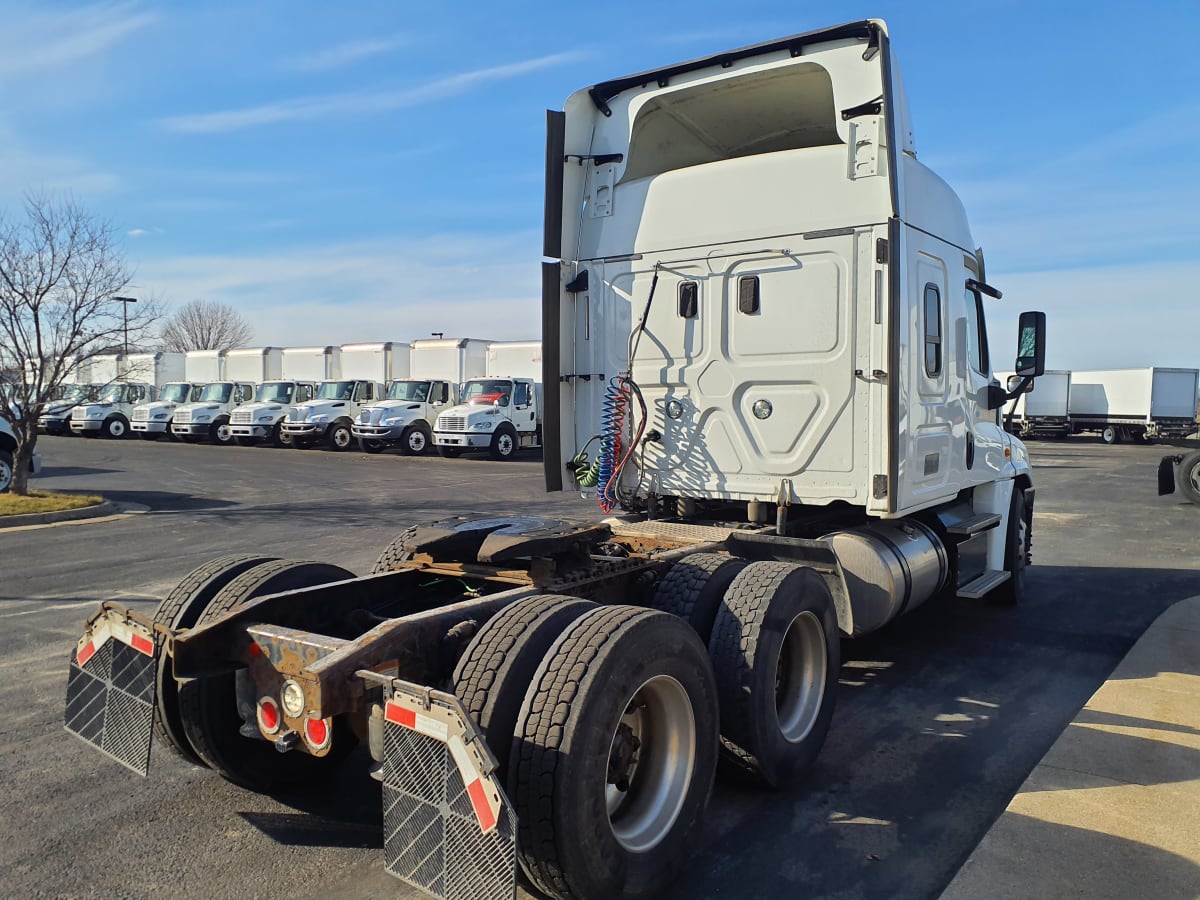 2017 Freightliner/Mercedes CASCADIA 125 675557