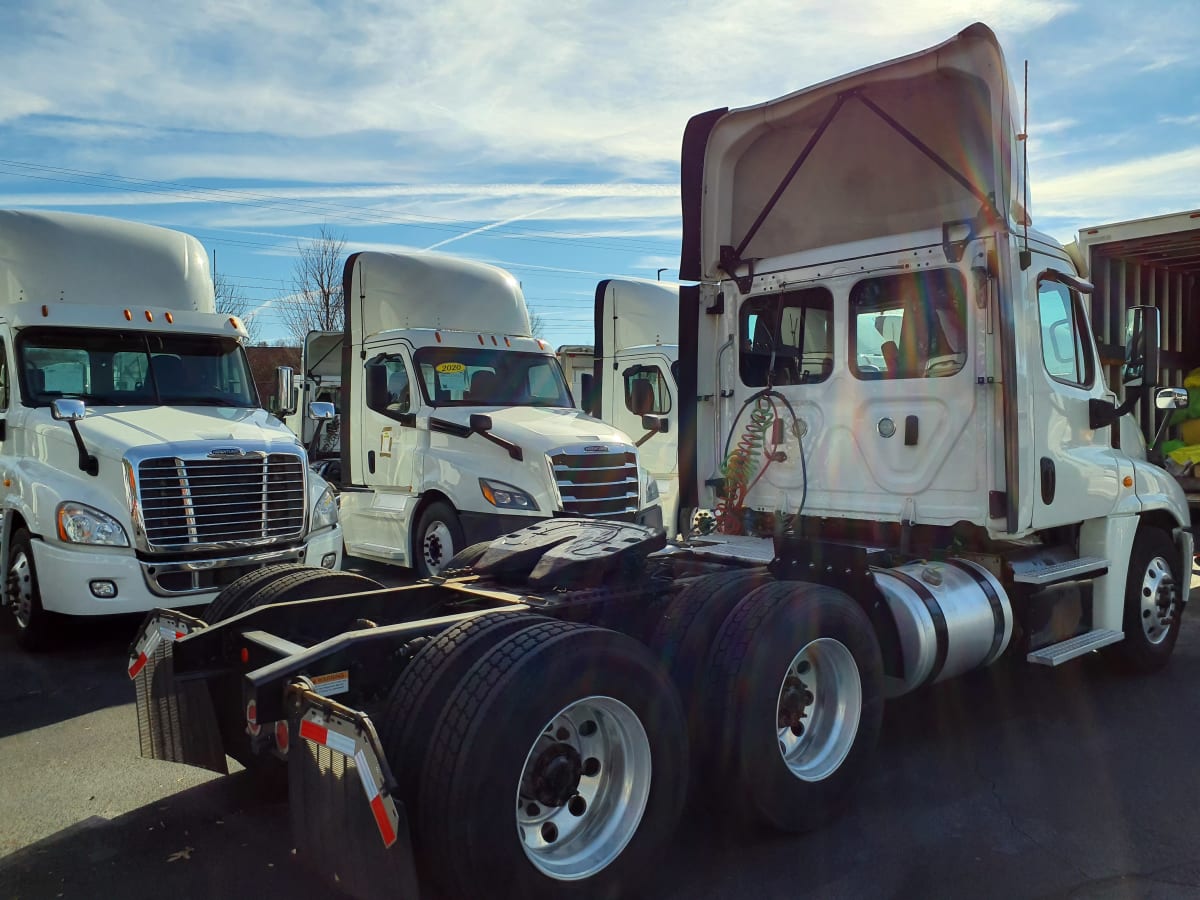 2017 Freightliner/Mercedes CASCADIA 125 675573