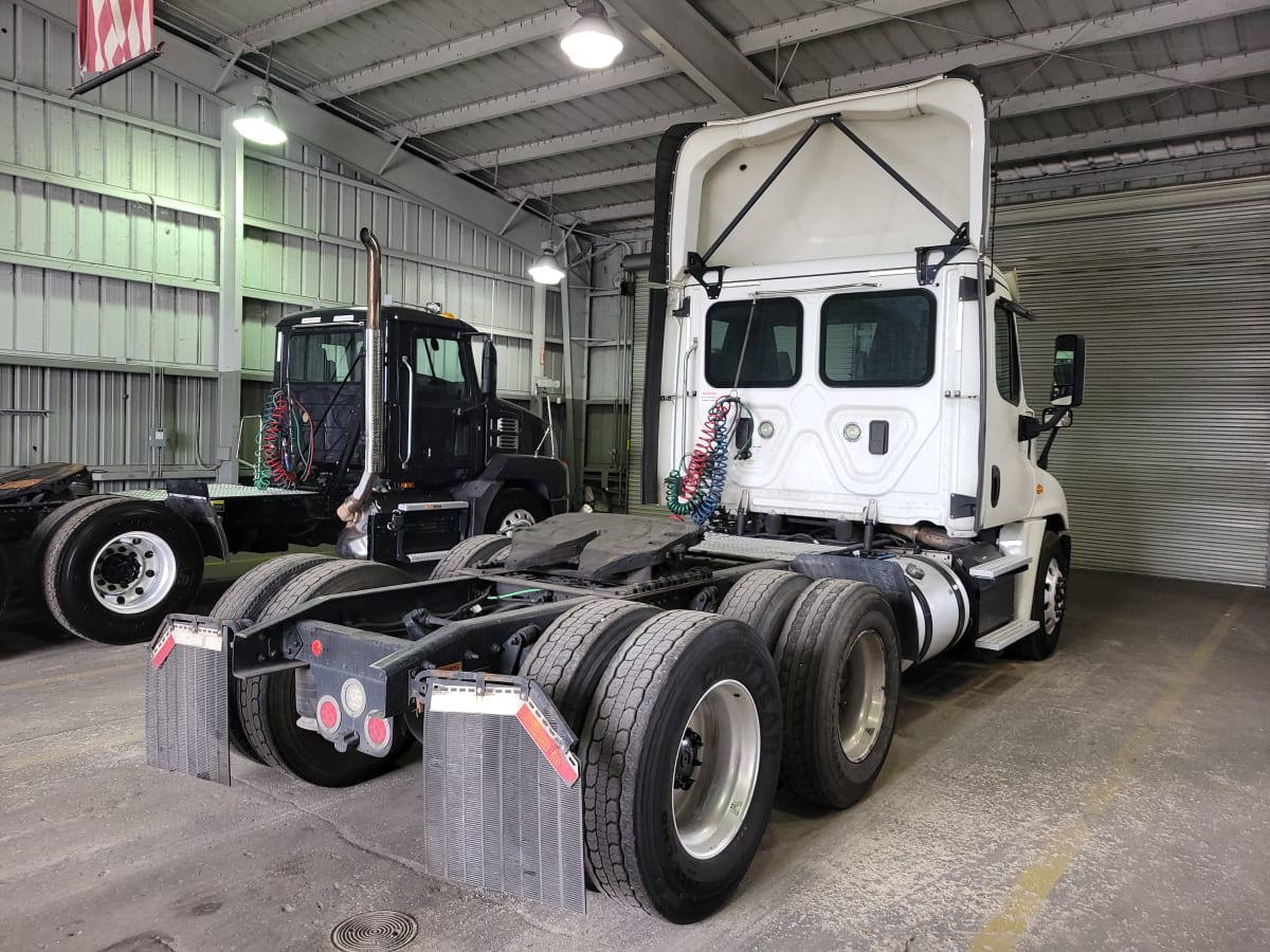 2017 Freightliner/Mercedes CASCADIA 125 675588