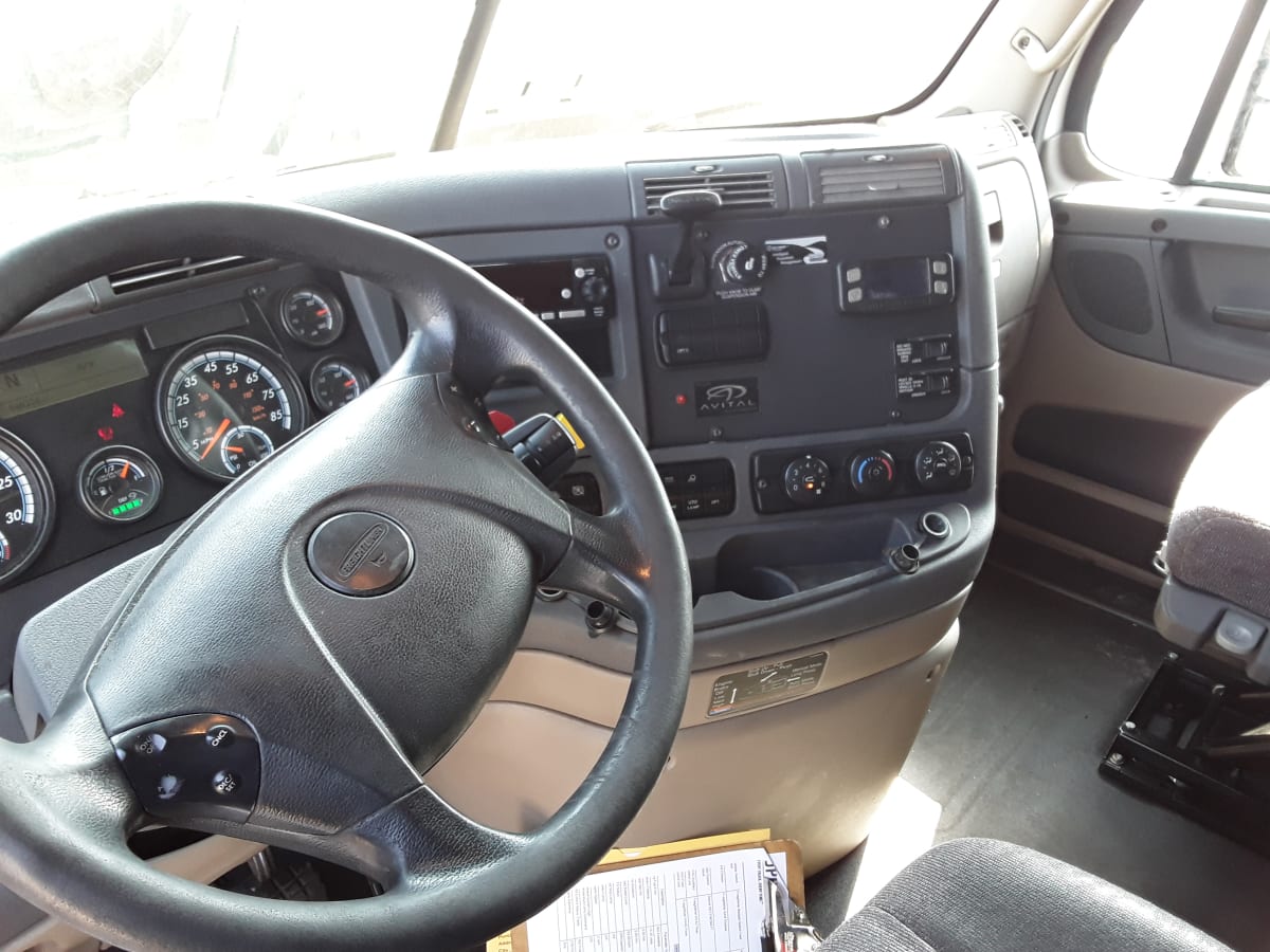 2017 Freightliner/Mercedes CASCADIA 125 675639
