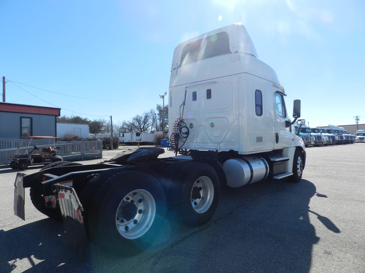 2017 Freightliner/Mercedes CASCADIA 125 675650