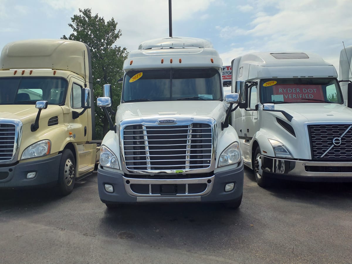 2017 Freightliner/Mercedes CASCADIA 125 675658