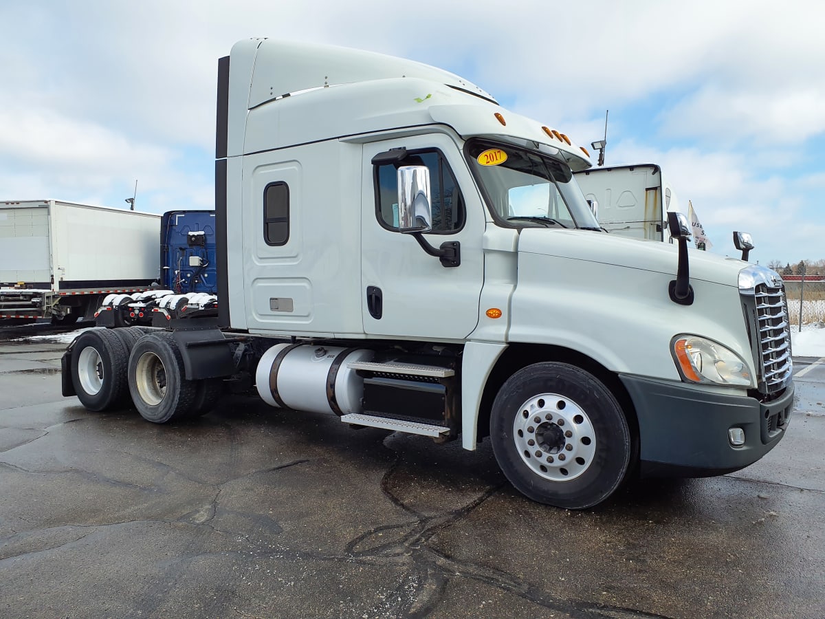 2017 Freightliner/Mercedes CASCADIA 125 675660