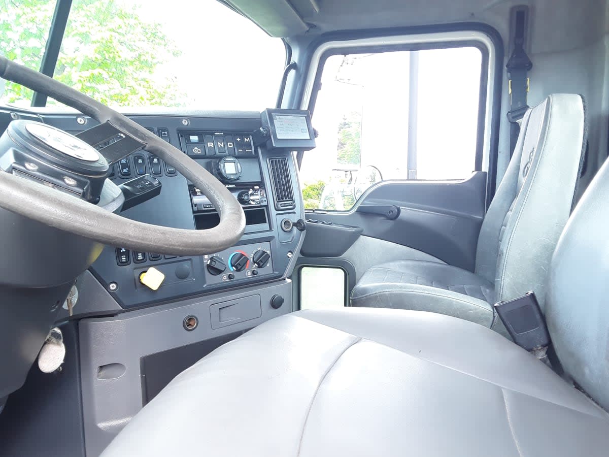 2017 Mack Trucks, Inc. GU813 675887
