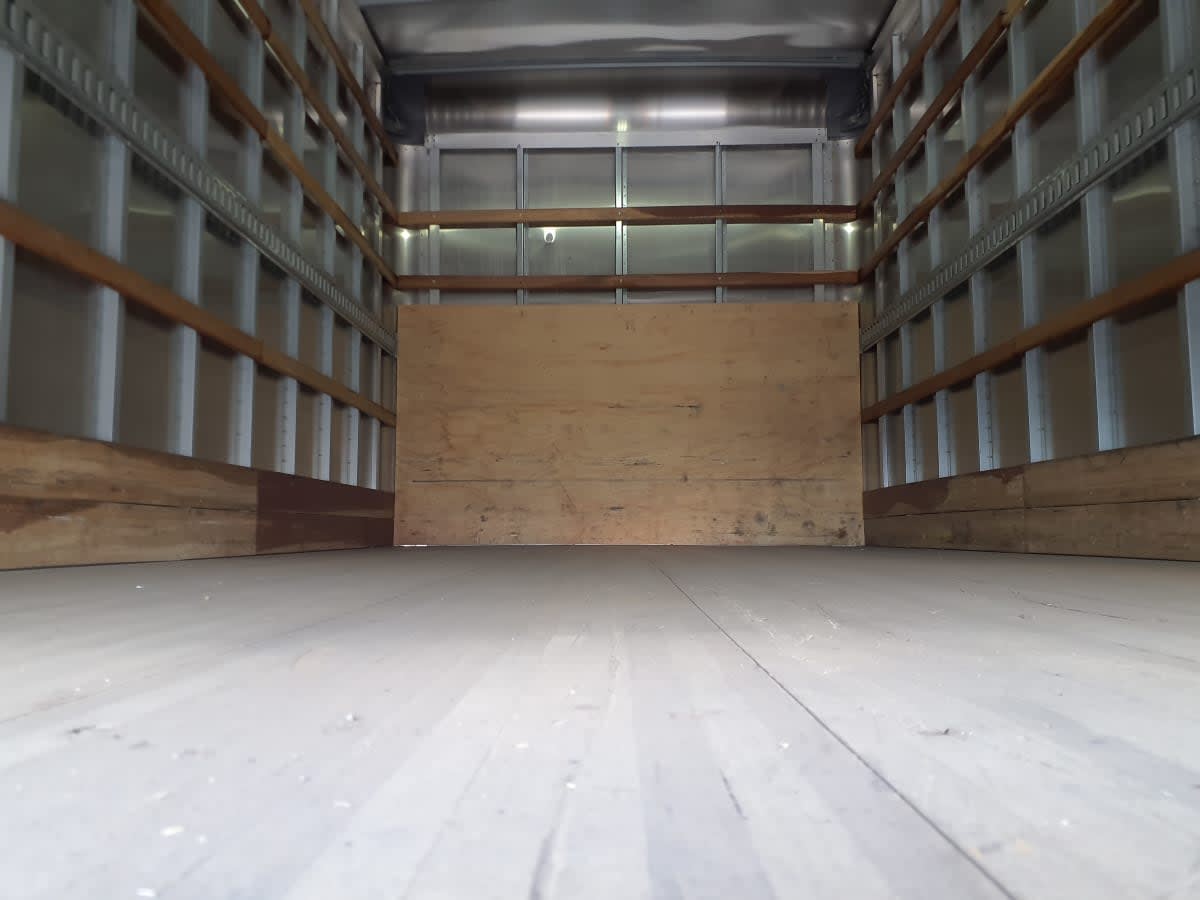 2017 Isuzu NPR HD 675912