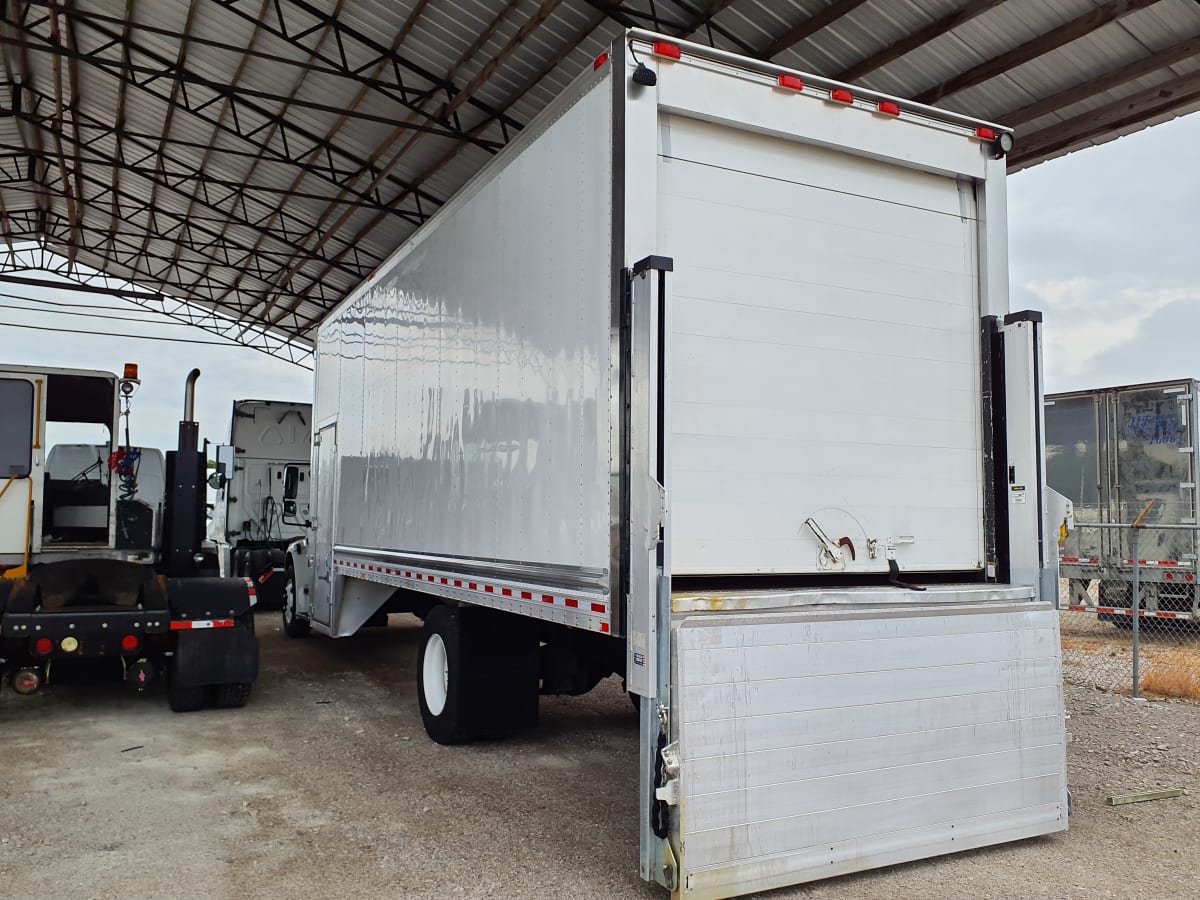 2017 Freightliner/Mercedes M2 106 675974