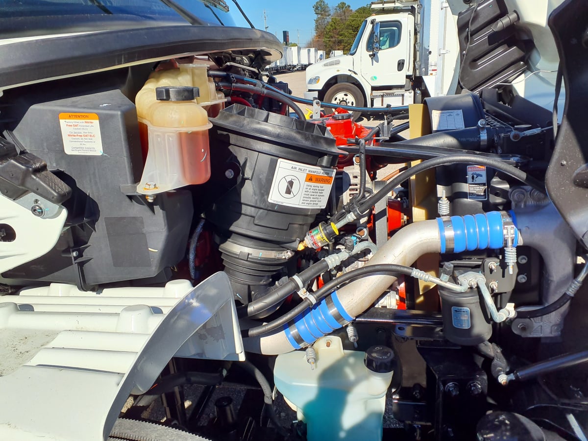 2017 Freightliner/Mercedes M2 106 675981