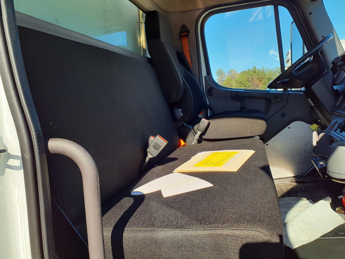 2017 Freightliner/Mercedes M2 106 675981