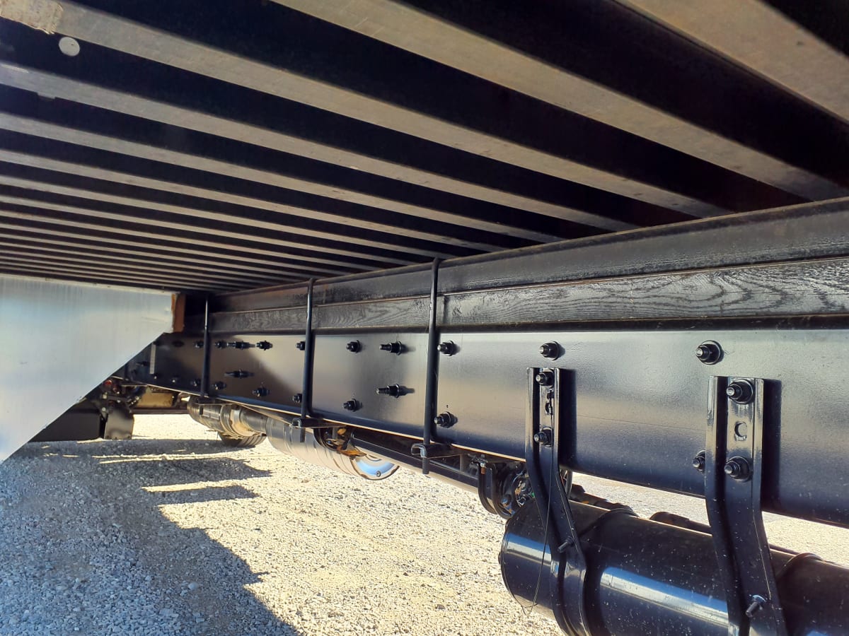 2017 Freightliner/Mercedes M2 106 675981