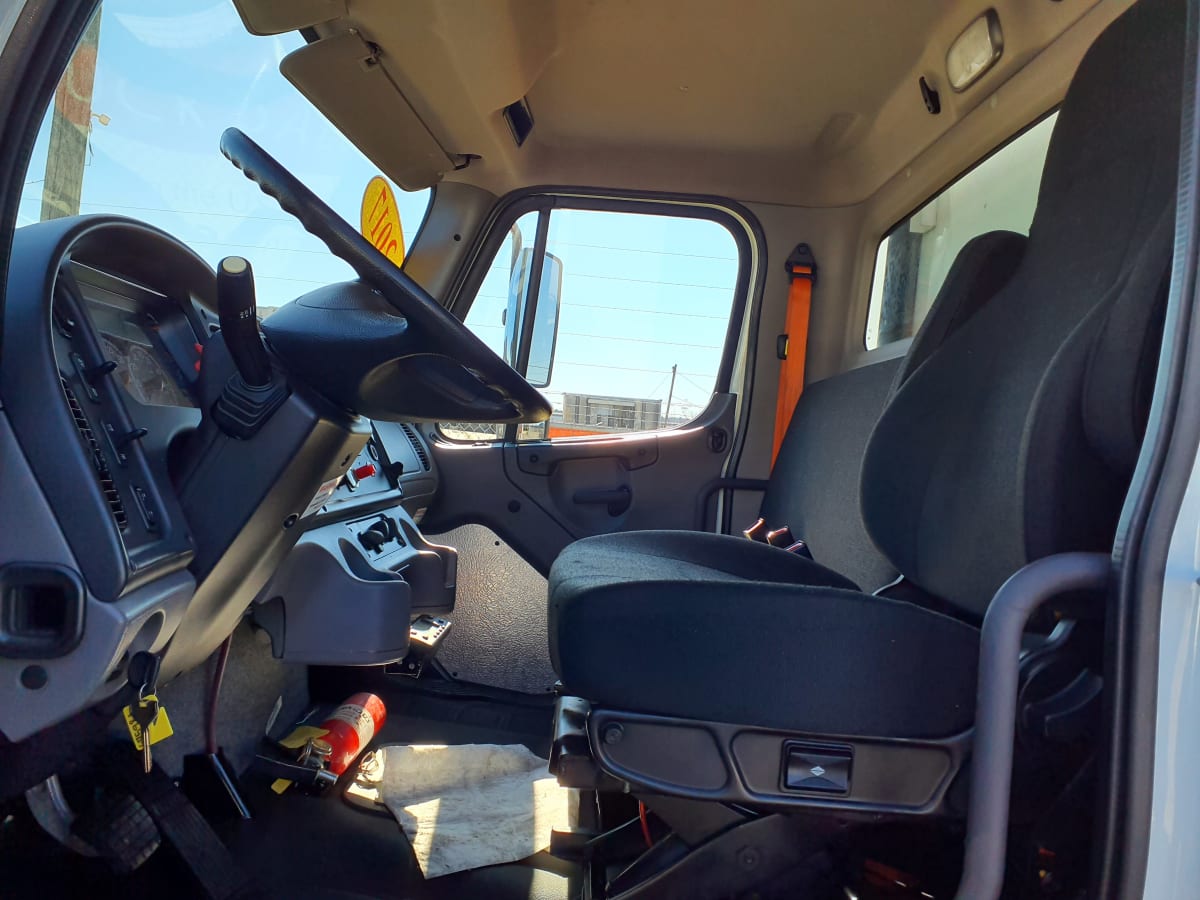 2017 Freightliner/Mercedes M2 106 675981