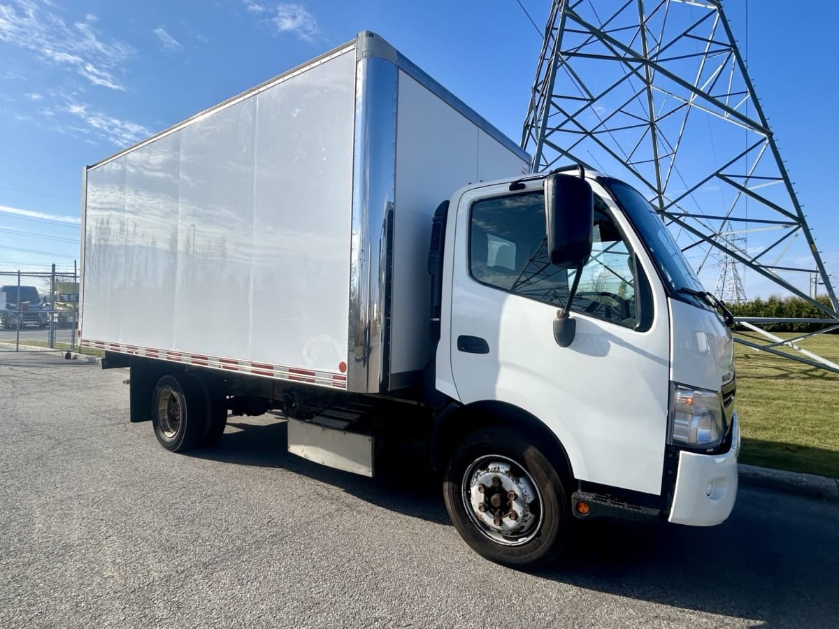 2017 Hino HINO 195 676042