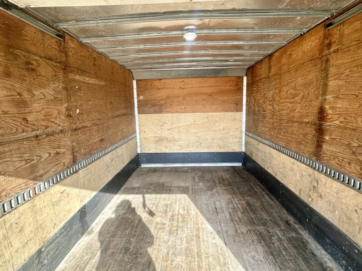 2017 Hino HINO 195 676042