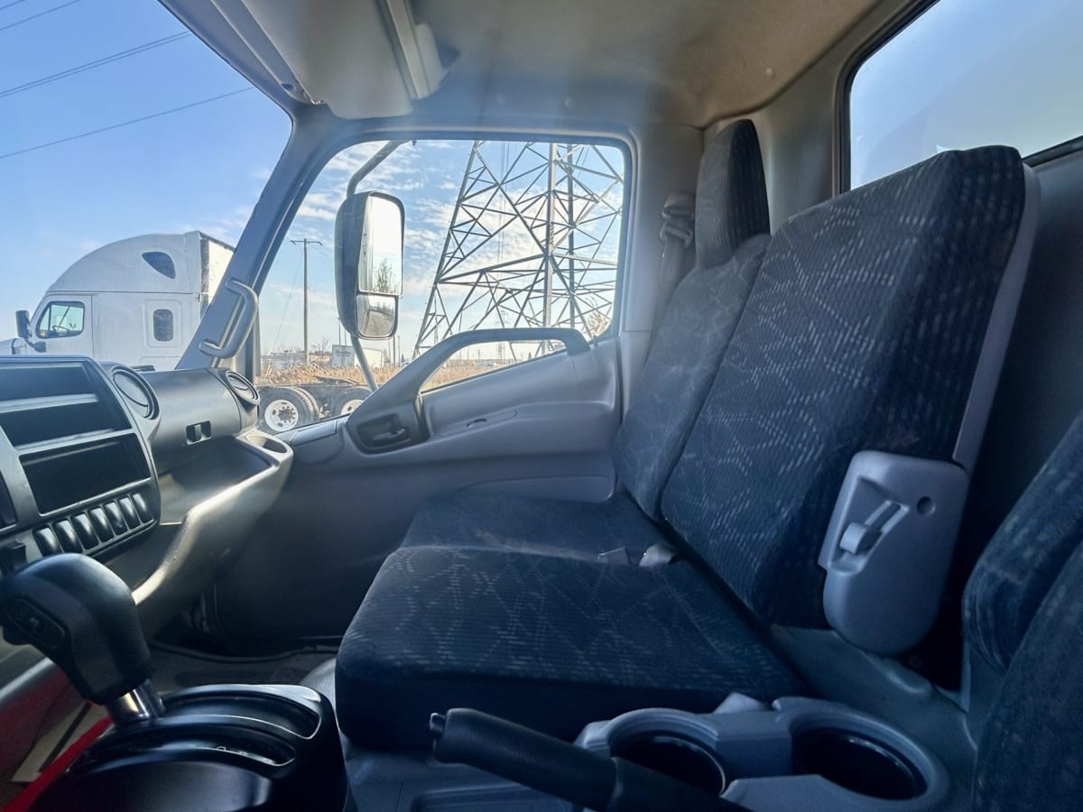 2017 Hino HINO 195 676042