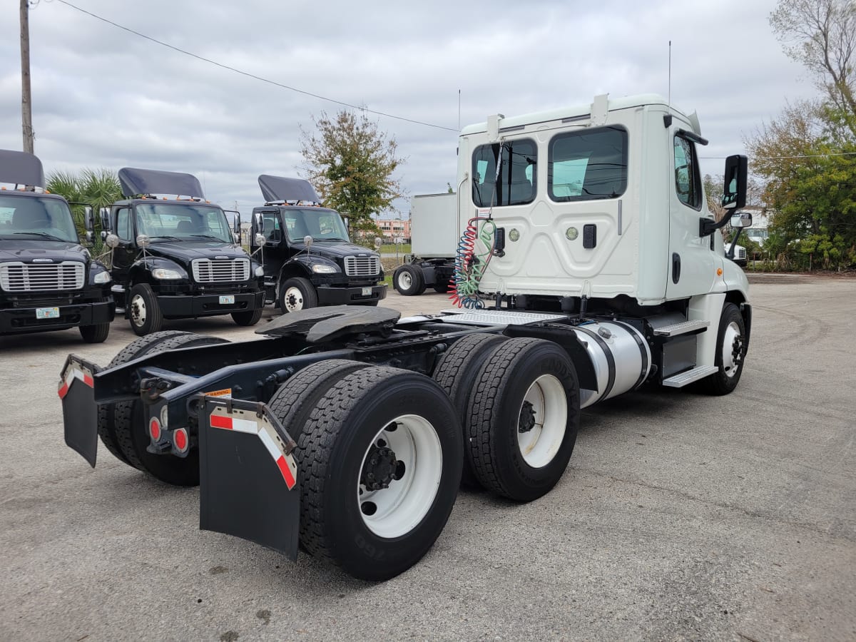 2017 Freightliner/Mercedes CASCADIA 125 676072