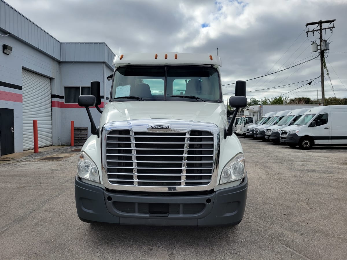 2017 Freightliner/Mercedes CASCADIA 125 676072