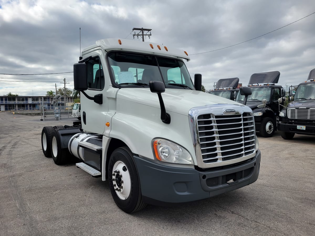 2017 Freightliner/Mercedes CASCADIA 125 676072