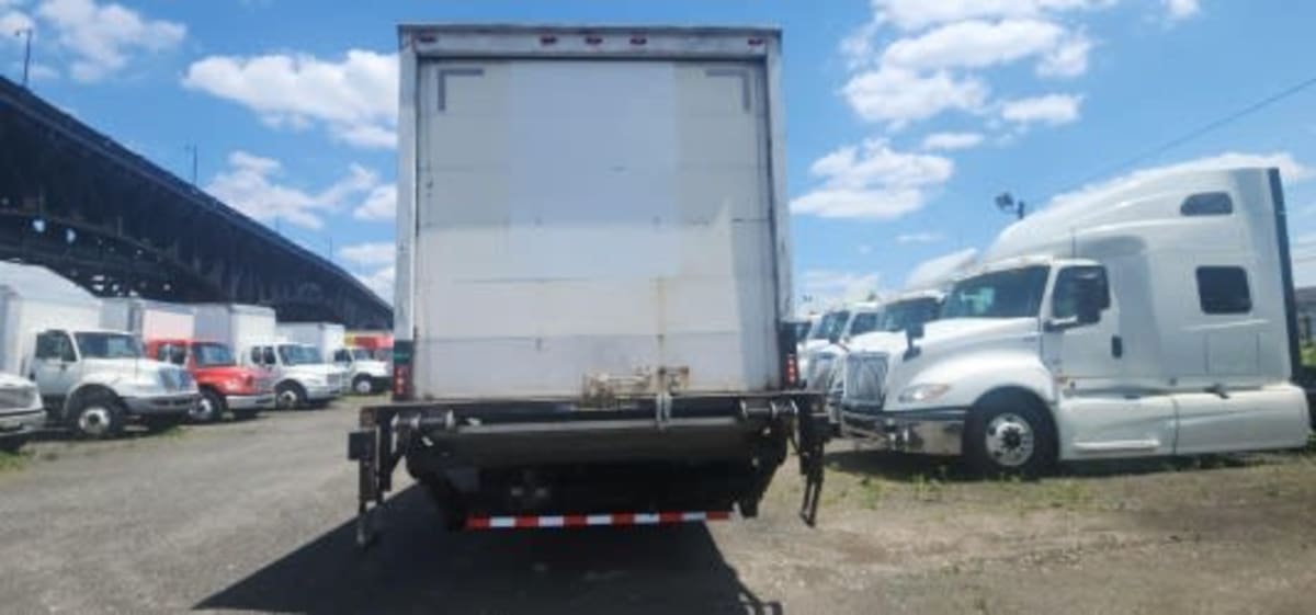 2017 Freightliner/Mercedes M2 106 676077