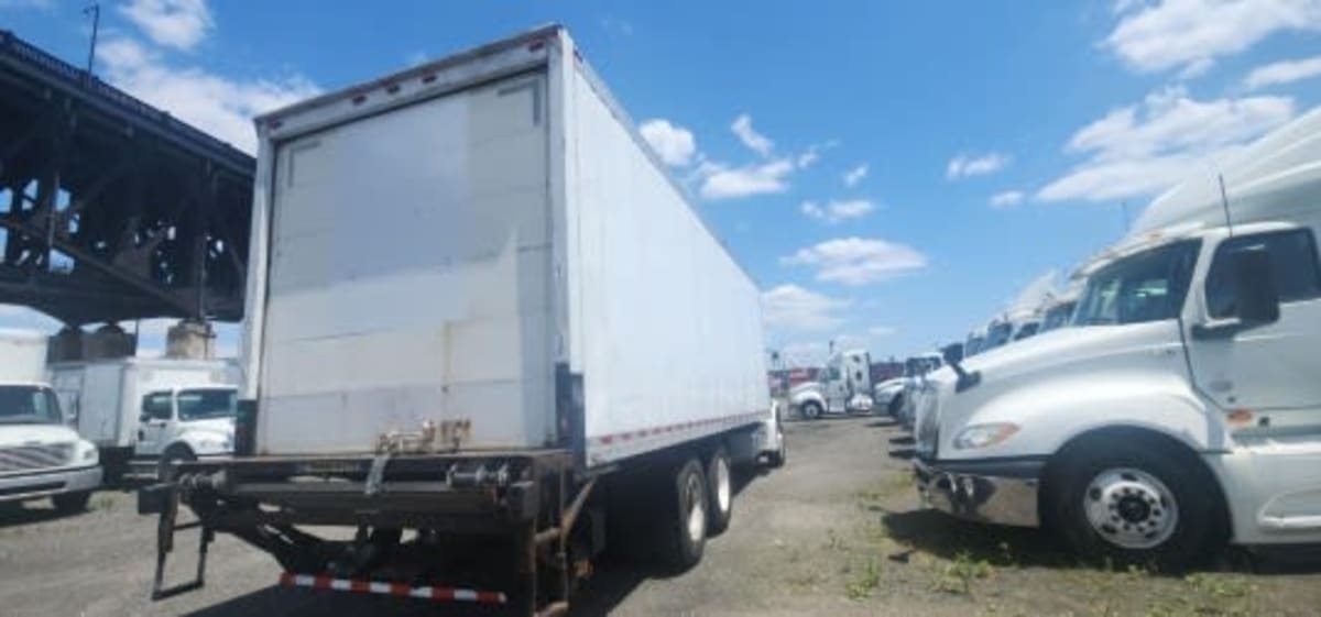 2017 Freightliner/Mercedes M2 106 676077