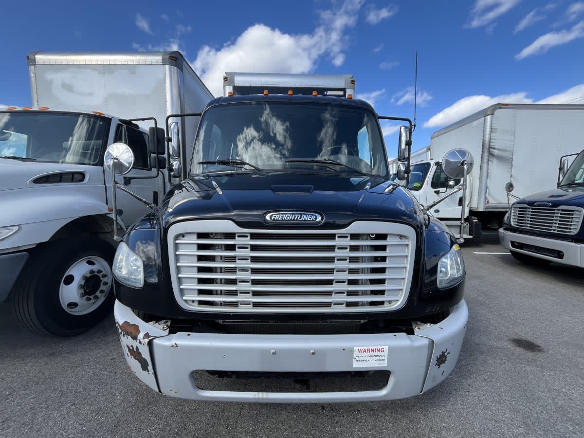 2017 Freightliner M2 106 in Beltsville, MD — photo 2