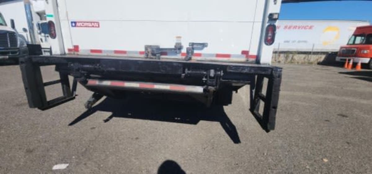 2017 Isuzu NPR HD 676302