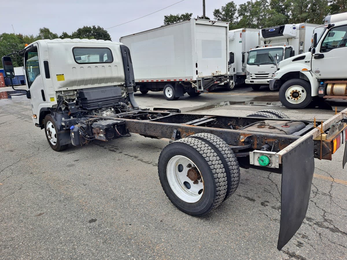 2017 Isuzu NQR in Salisbury, MA — photo 6