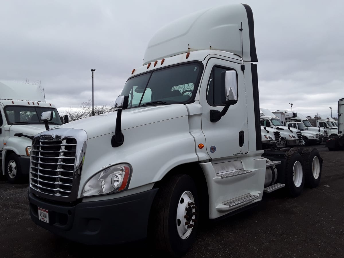 2017 Freightliner/Mercedes CASCADIA 125 676421