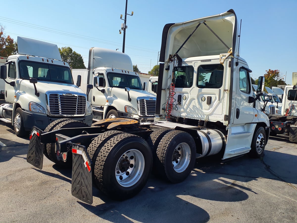 2017 Freightliner/Mercedes CASCADIA 125 676427
