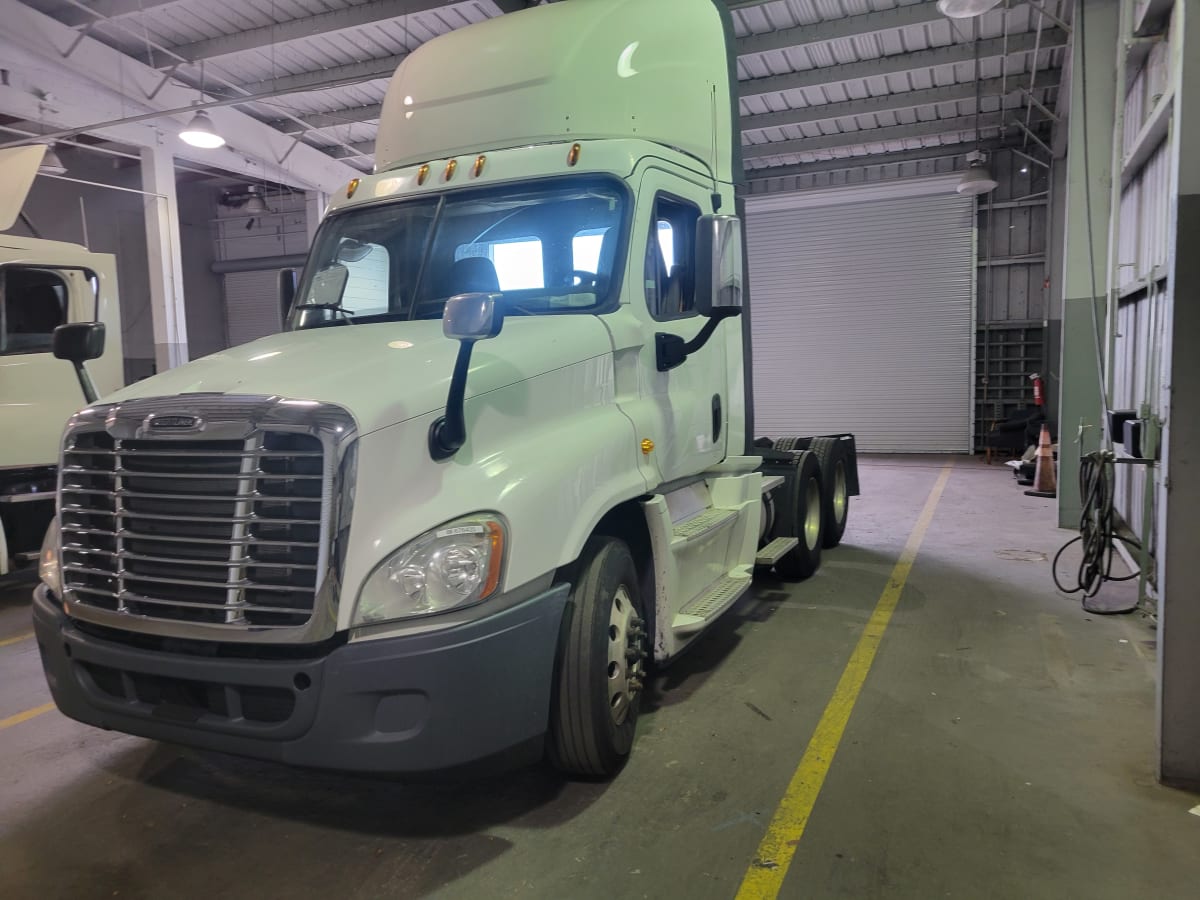 2017 Freightliner/Mercedes CASCADIA 125 676435