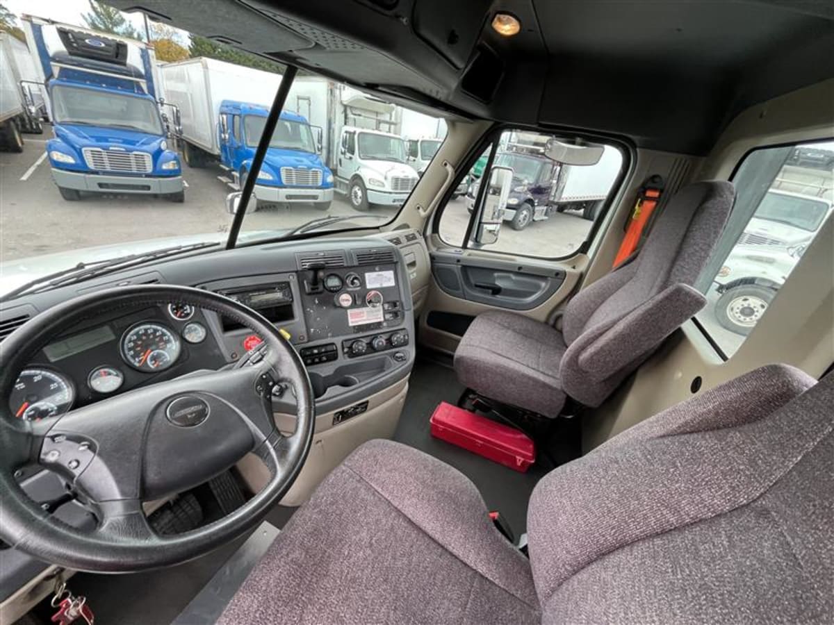 2017 Freightliner - image 7
