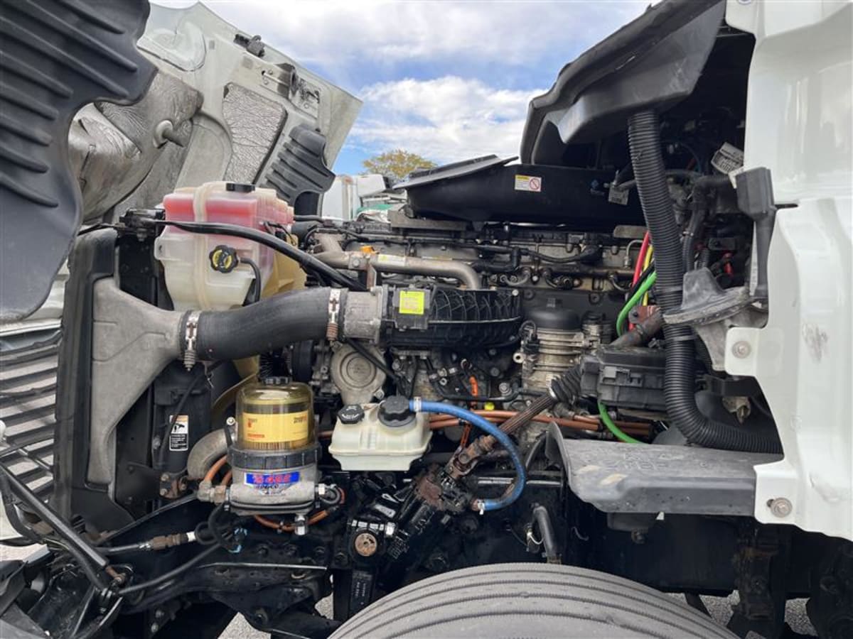 2017 Freightliner - image 8