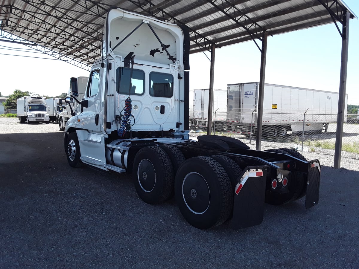 2017 Freightliner/Mercedes CASCADIA 125 676444