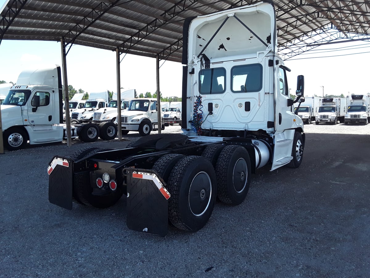 2017 Freightliner/Mercedes CASCADIA 125 676444