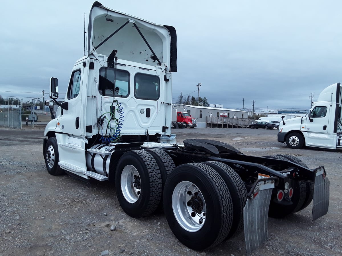 2017 Freightliner/Mercedes CASCADIA 125 676446