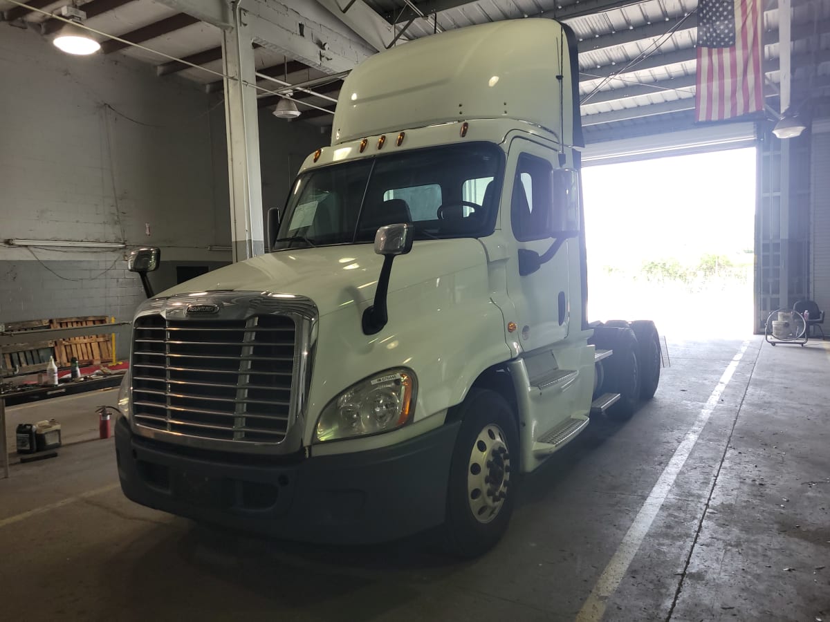 2017 Freightliner/Mercedes CASCADIA 125 676448