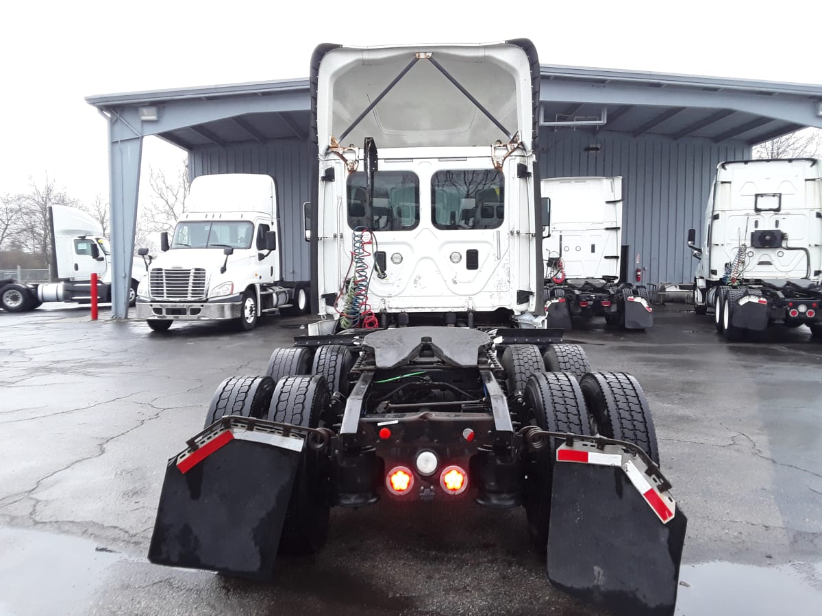 2017 Freightliner/Mercedes CASCADIA 125 676457