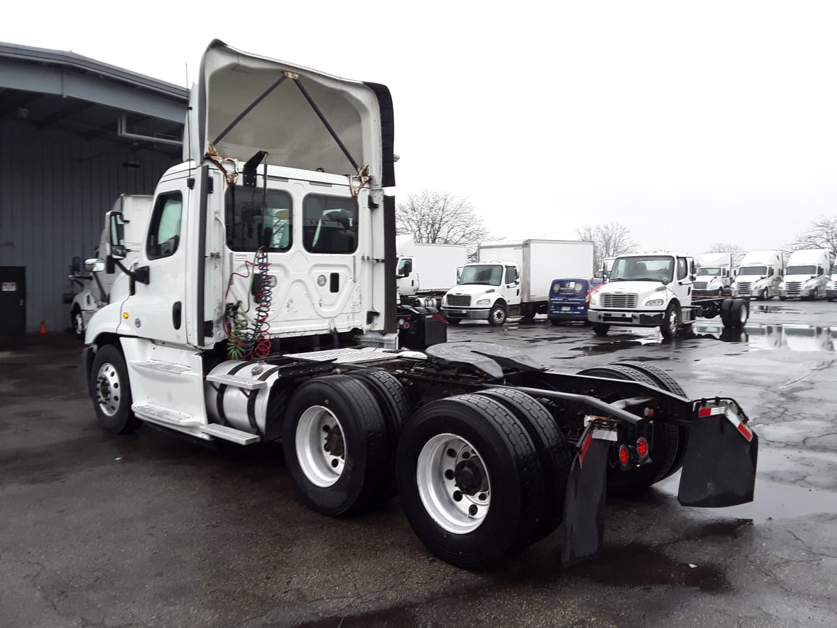 2017 Freightliner/Mercedes CASCADIA 125 676457