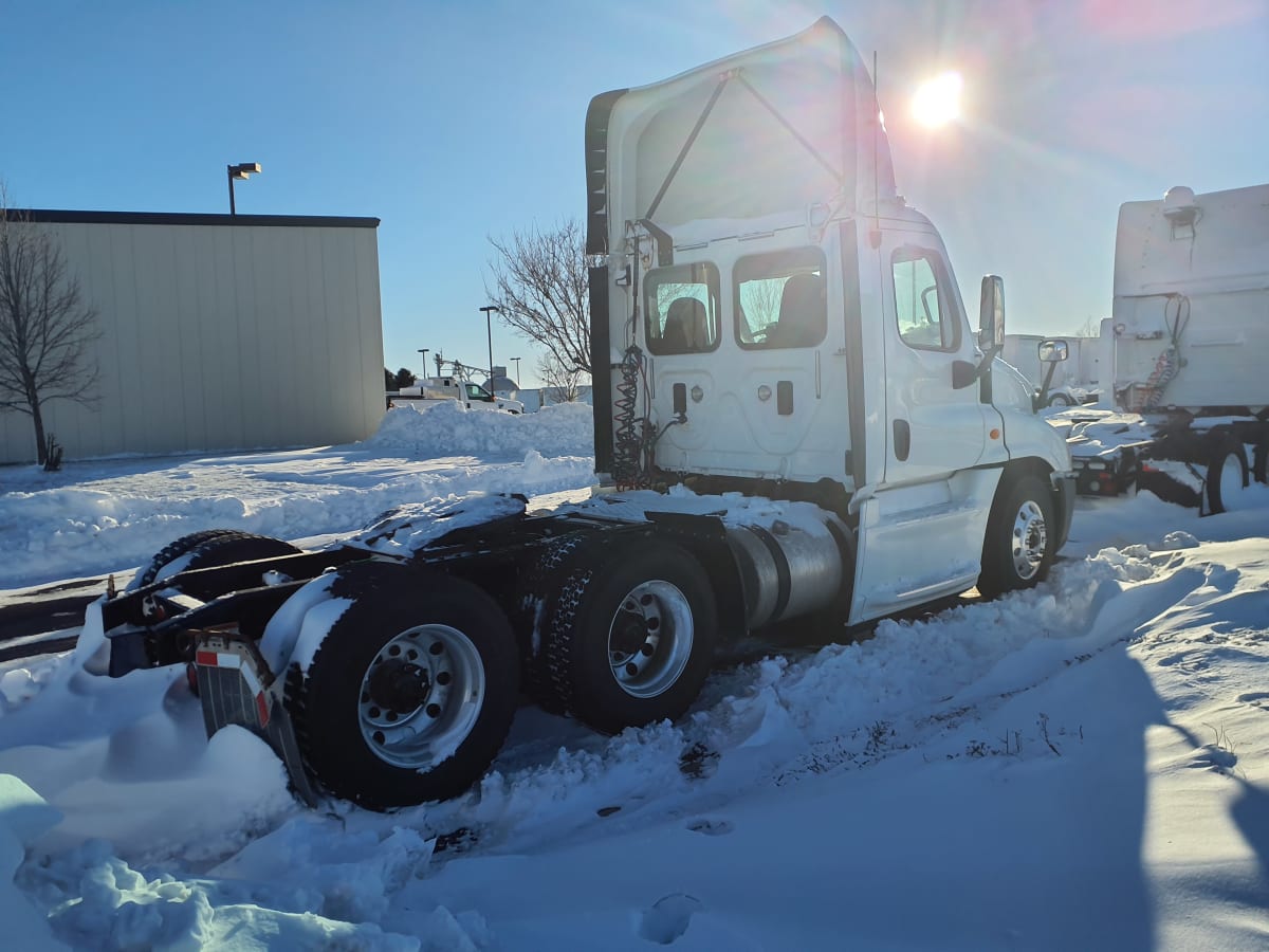 2017 Freightliner/Mercedes CASCADIA 125 676465