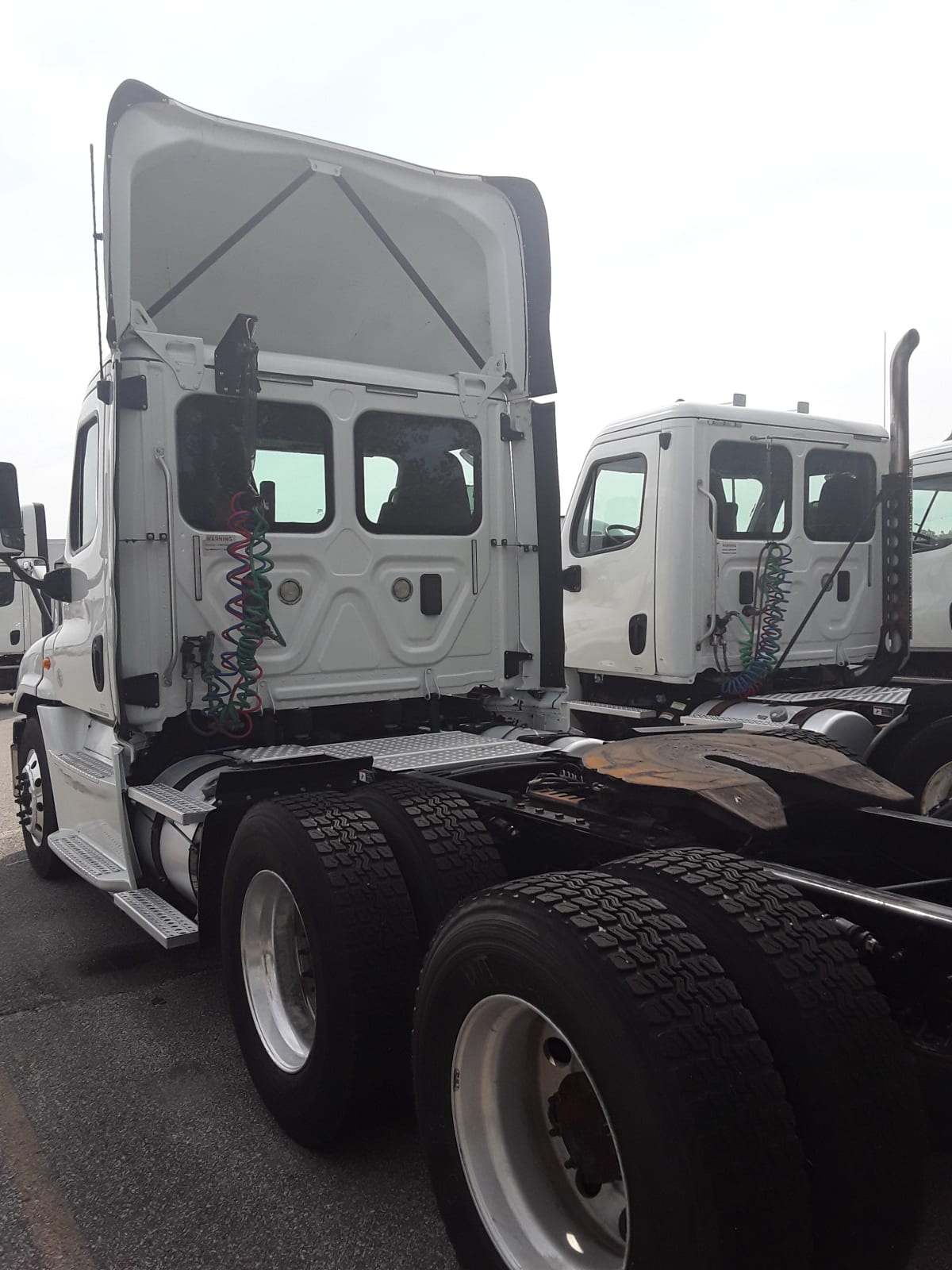 2017 Freightliner/Mercedes CASCADIA 125 676470