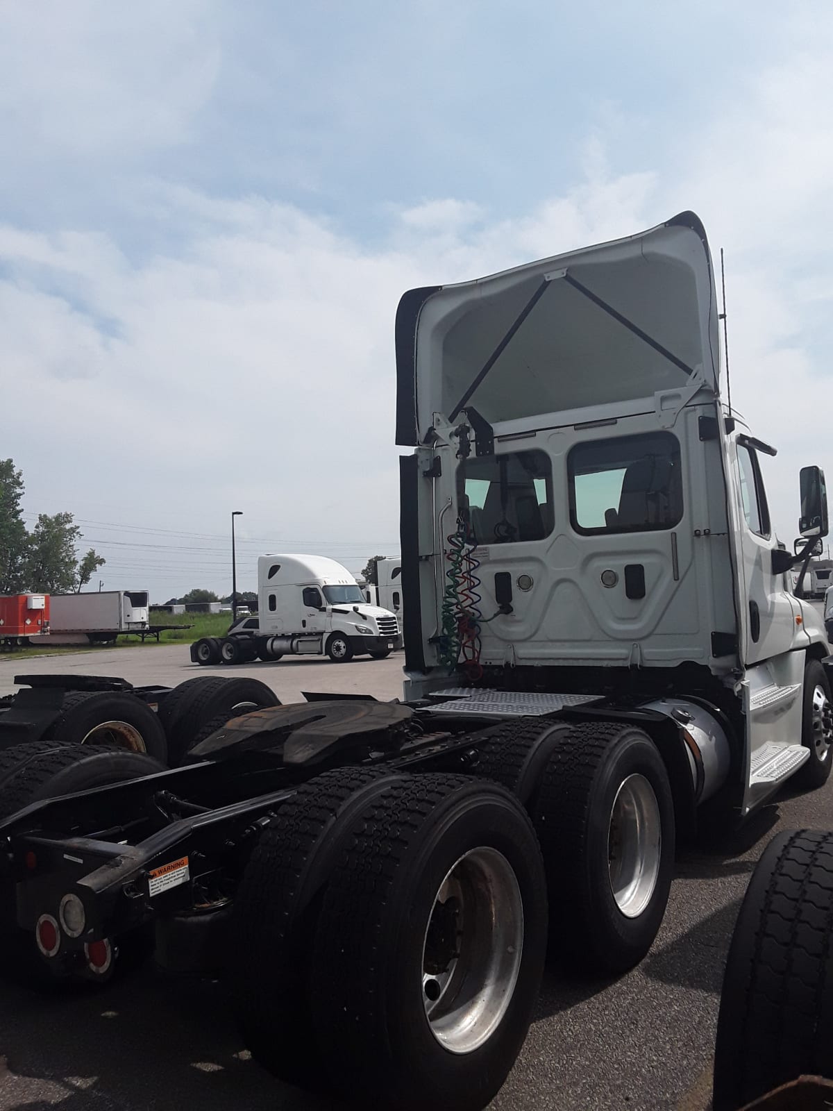 2017 Freightliner/Mercedes CASCADIA 125 676470