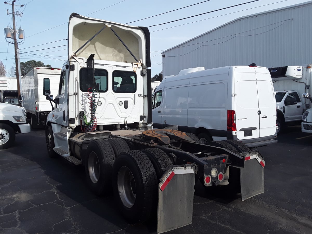 2017 Freightliner/Mercedes CASCADIA 125 676472